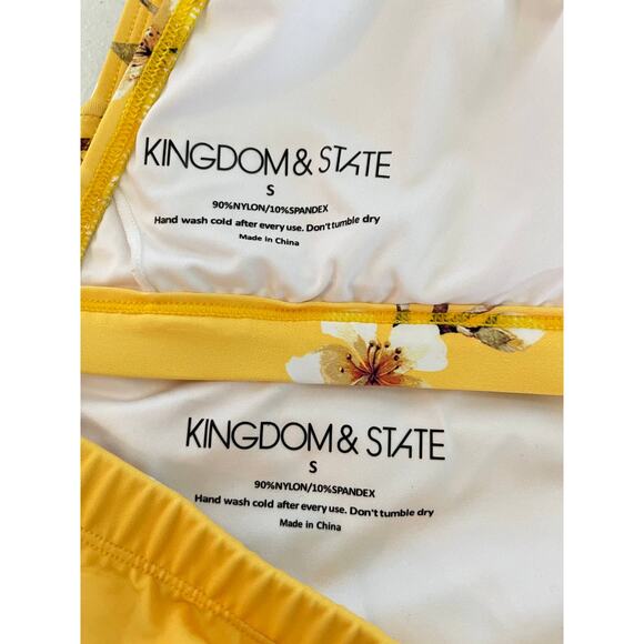 Swimsuit Classic Style Dogwood Floral Bikini Set in Yellow and White Size Small - Picture 9 of 9